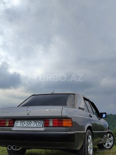 Mercedes 190 1991, 374,000 km - 2.0 l - 