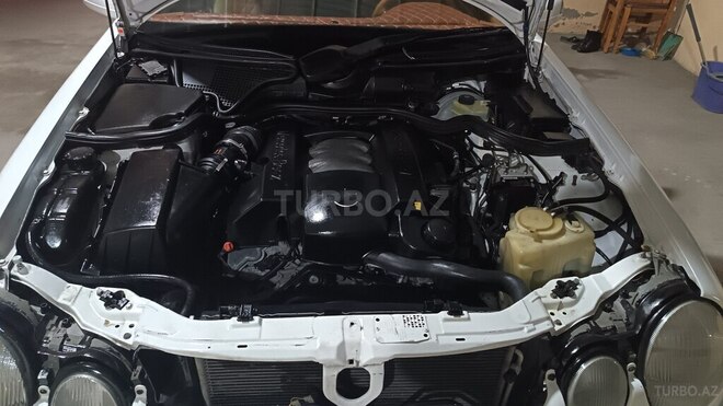 Mercedes E 240 1999, 411,355 km - 2.4 л - Ağdaş
