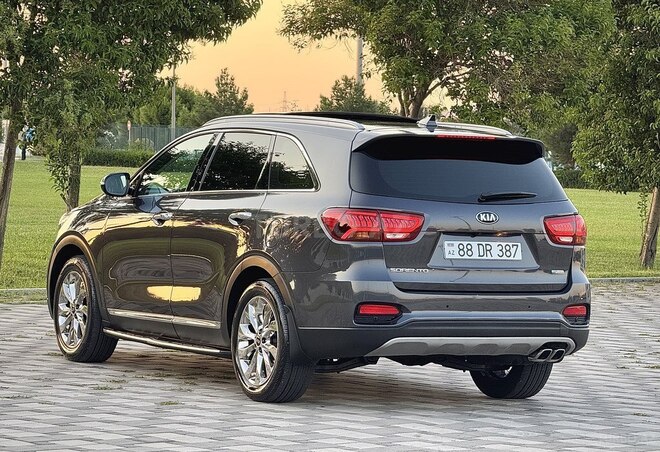 Kia Sorento 2018, 102,500 km - 2.0 l - Bakı