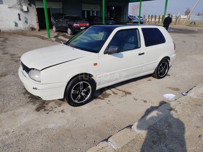 Volkswagen Golf 1995, 200,000 km - 1.4 l - Göyçay