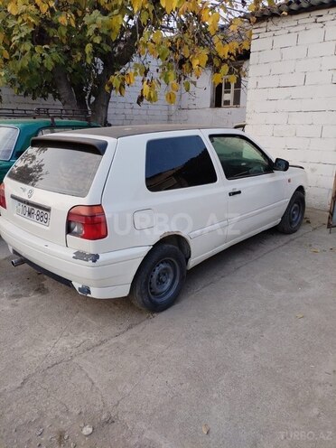 Volkswagen Golf 1995, 200,000 km - 1.4 l - Göyçay