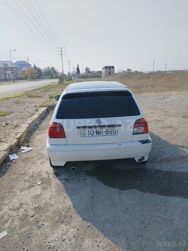 Volkswagen Golf 1995, 200,000 km - 1.4 l - Göyçay