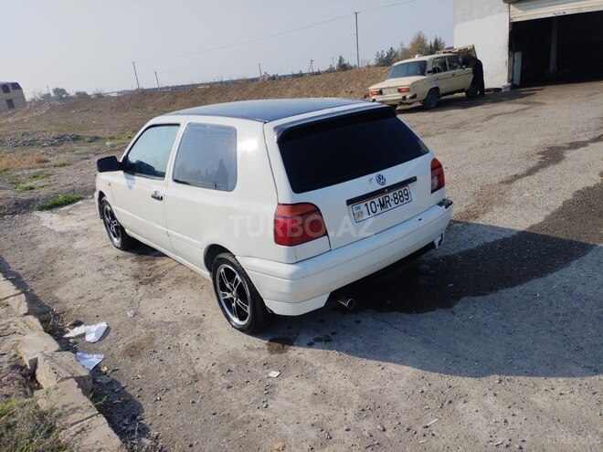 Volkswagen Golf 1995, 200,000 km - 1.4 l - Göyçay