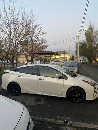 Toyota Prius 2016, 215,000 km - 1.8 л - Bakı