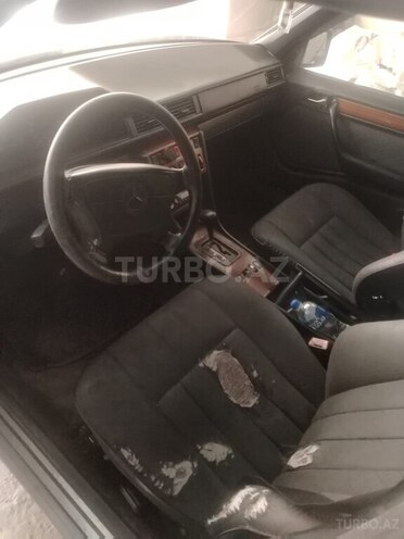 Mercedes 220 E 1995, 300,000 km - 2.2 l - Bakı
