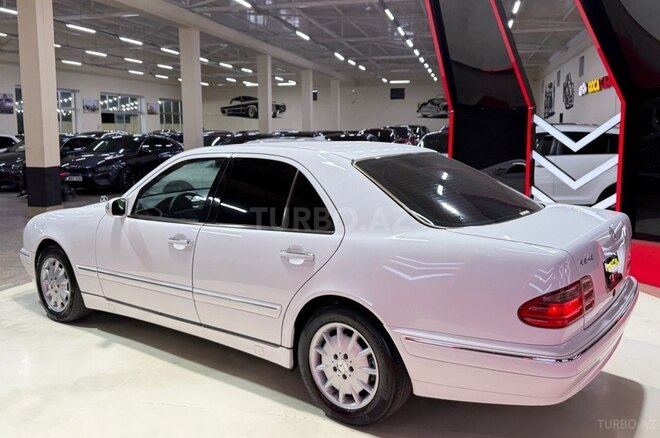 Mercedes E 240 2001, 290,000 km - 2.4 l - Sumqayıt