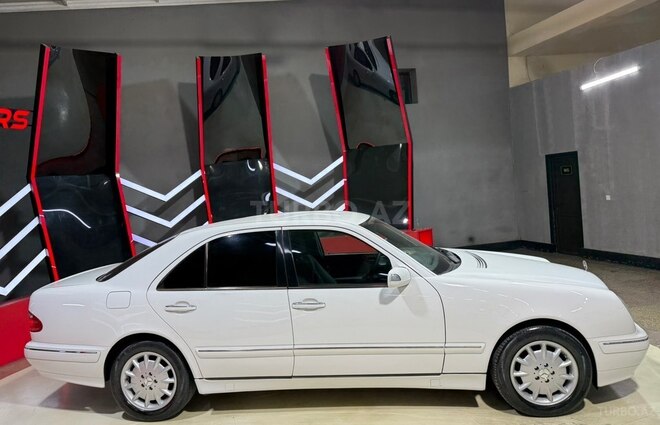 Mercedes E 240 2001, 290,000 km - 2.4 l - Sumqayıt