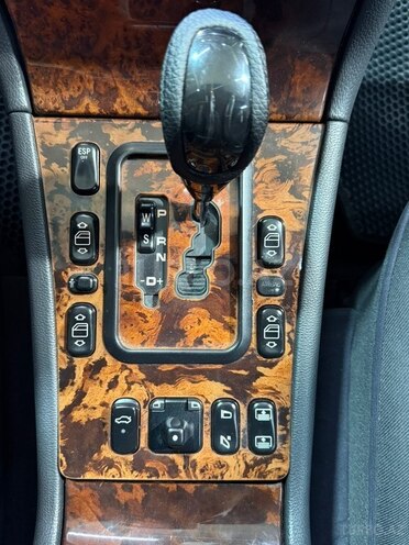 Mercedes E 240 2001, 290,000 km - 2.4 l - Sumqayıt