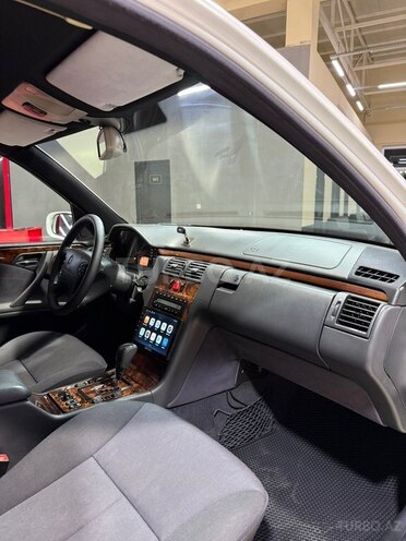 Mercedes E 240 2001, 290,000 km - 2.4 l - Sumqayıt