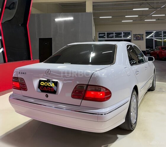 Mercedes E 240 2001, 290,000 km - 2.4 l - Sumqayıt