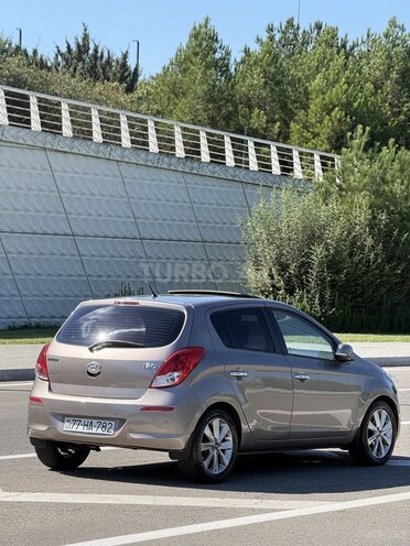 Hyundai i20 2012, 477,000 km - 1.4 l - Bakı