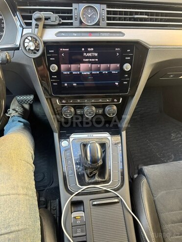Volkswagen Passat 2018, 294,000 km - 1.4 l - Bakı