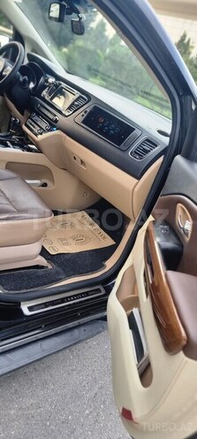 Kia Carnival 2015, 141,000 km - 2.2 l - Bakı