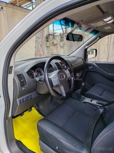 Nissan Navara 2014, 330,000 km - 2.5 l - Bakı