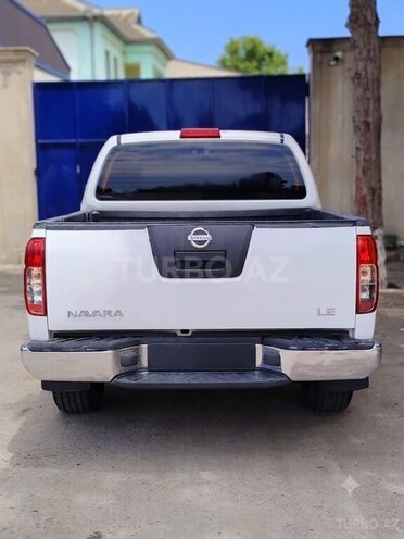 Nissan Navara 2014, 330,000 km - 2.5 l - Bakı
