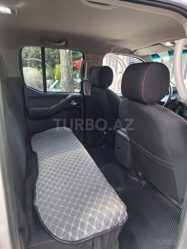 Nissan Navara 2014, 330,000 km - 2.5 l - Bakı