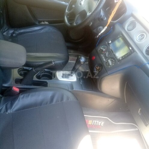 Mitsubishi Outlander 2002, 385,045 km - 2.4 l - Ucar