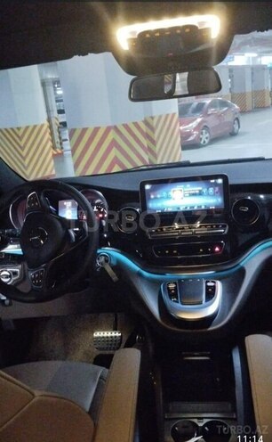 Mercedes V 250 2023, 7,000 km - 2.0 l - Bakı