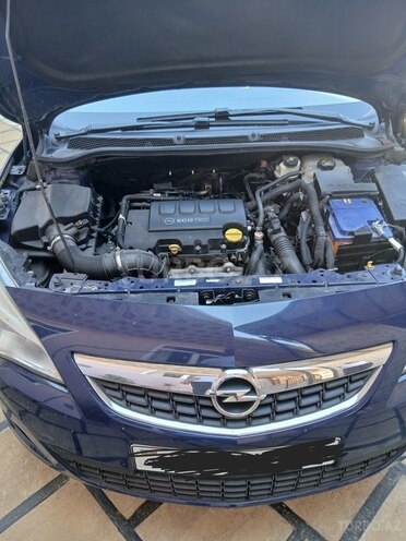 Opel Astra 2011, 374,190 km - 1.4 l - Bakı