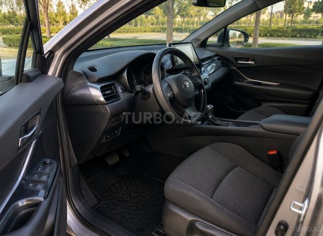 Toyota C-HR 2019, 54,000 km - 1.8 l - Bakı