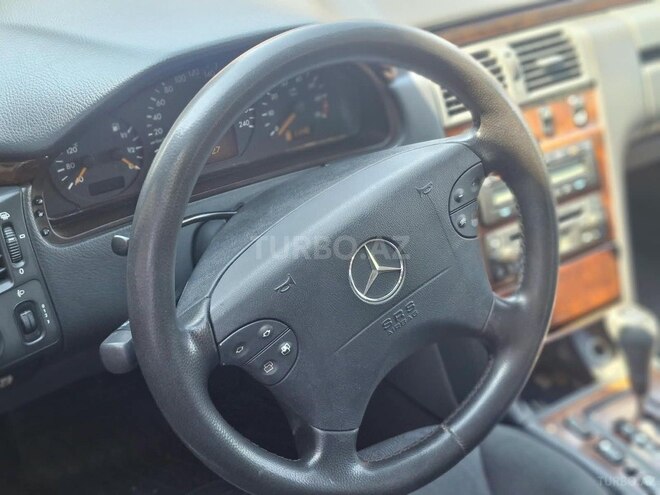 Mercedes E 240 2000, 406,221 km - 2.4 l - Astara