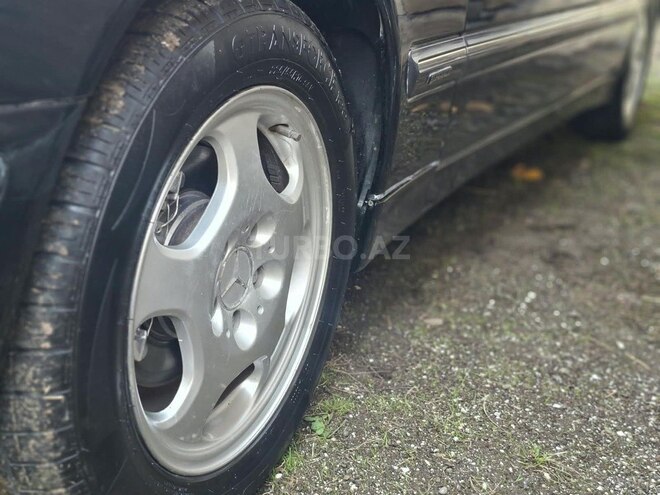 Mercedes E 240 2000, 406,221 km - 2.4 l - Astara