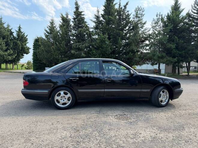 Mercedes E 240 2000, 406,221 km - 2.4 l - Astara