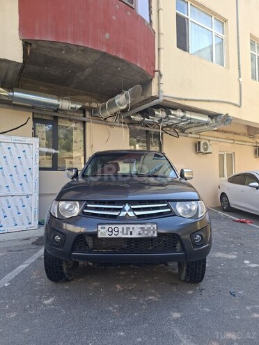 Mitsubishi L200 2011, 274,352 km - 2.5 l - Bakı