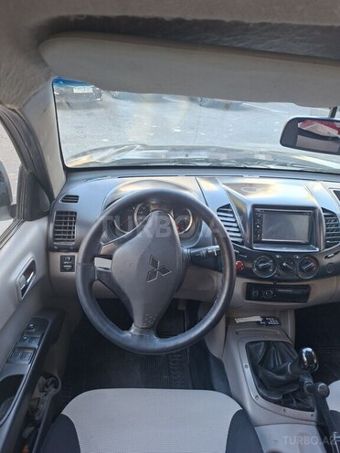 Mitsubishi L200 2011, 274,352 km - 2.5 l - Bakı
