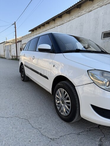Skoda Fabia 2012, 420,000 km - 1.6 l - Bakı
