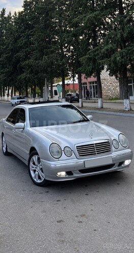 Mercedes E 320 1998, 358,500 km - 3.2 l - Qazax