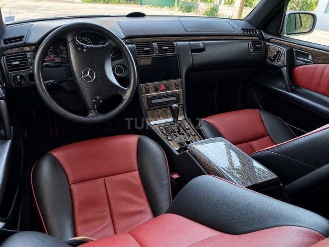 Mercedes E 320 1998, 358,500 km - 3.2 l - Qazax