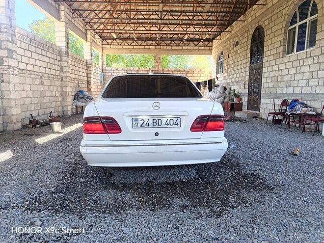 Mercedes E 280 4MATIC 2002, 563,914 km - 2.8 l - Ağcabədi