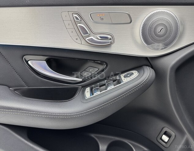 Mercedes GLC 300 4MATIC 2019, 100,600 km - 2.0 l - Bakı