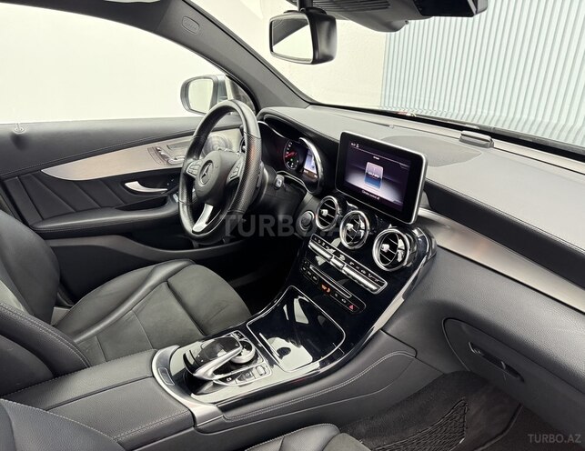 Mercedes GLC 300 4MATIC 2019, 100,600 km - 2.0 l - Bakı