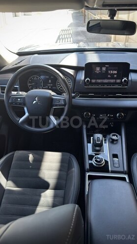 Mitsubishi Outlander 2023, 20,300 km - 2.5 л - Bakı