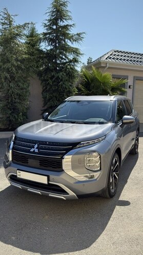Mitsubishi Outlander 2023, 20,300 km - 2.5 л - Bakı