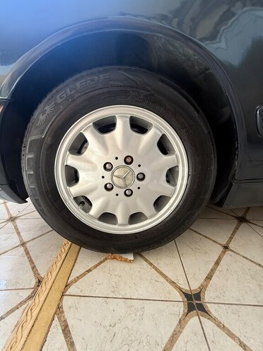 Mercedes E 240 1998, 220,000 km - 2.4 l - Gəncə