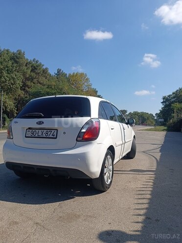 Kia Rio 2011, 323,000 km - 1.4 l - Xudat