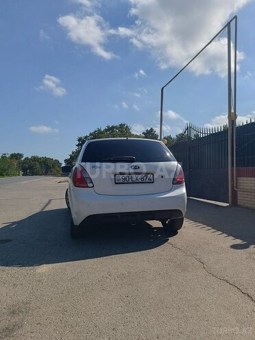 Kia Rio 2011, 323,000 km - 1.4 l - Xudat