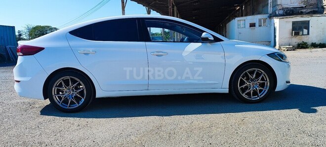 Hyundai Elantra 2017, 179,000 km - 1.6 л - Bakı