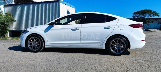 Hyundai Elantra 2017, 179,000 km - 1.6 л - Bakı