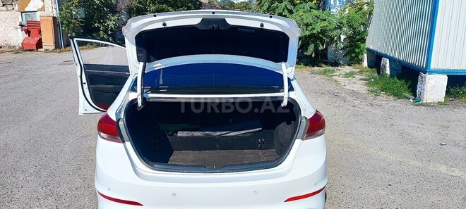 Hyundai Elantra 2017, 179,000 km - 1.6 л - Bakı