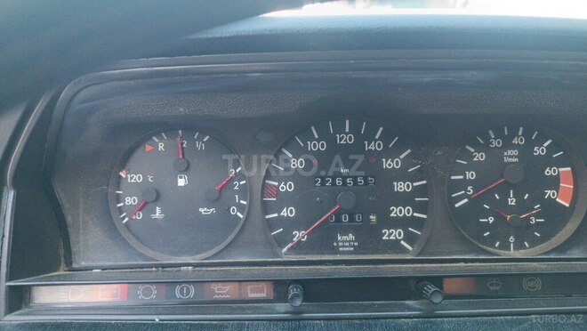 Mercedes 190 1990, 226,555 km - 1.8 л - Bakı