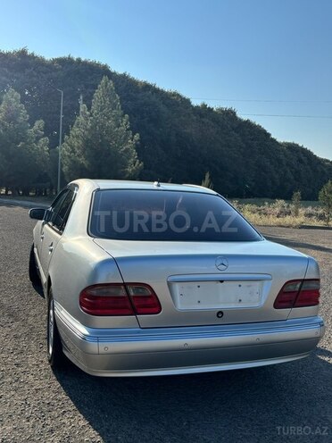 Mercedes E 240 2000, 294,000 km - 2.4 l - Masallı