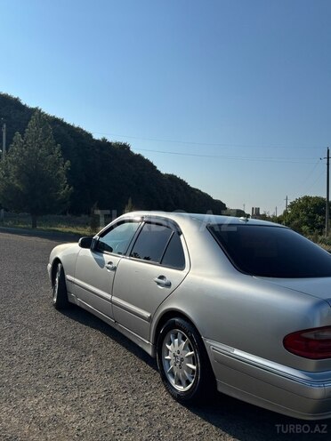 Mercedes E 240 2000, 294,000 km - 2.4 l - Masallı