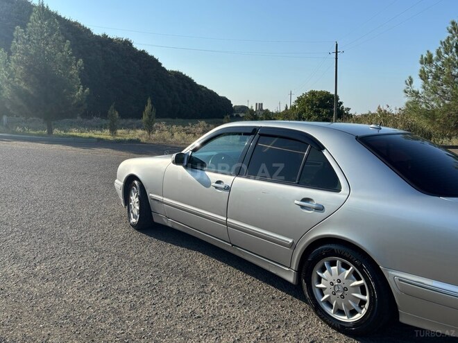 Mercedes E 240 2000, 294,000 km - 2.4 l - Masallı