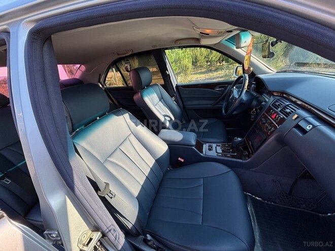 Mercedes E 240 2000, 294,000 km - 2.4 l - Masallı