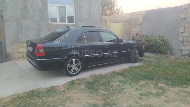 Mercedes E 230 1996, 450,000 km - 2.3 l - Ucar