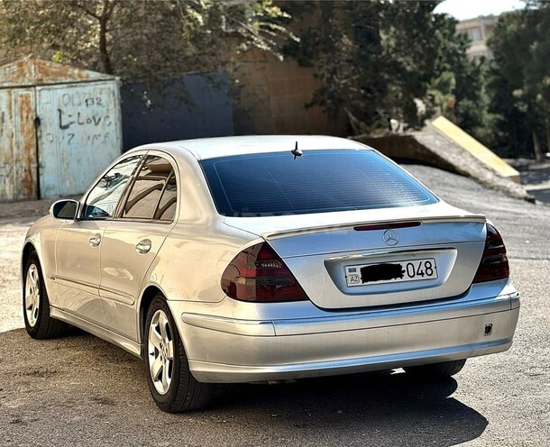 Mercedes E 220 2004, 434,500 km - 2.2 l - Bakı
